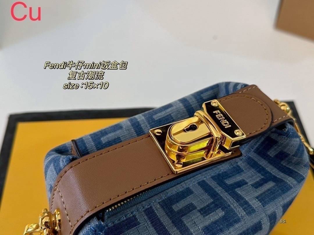 Fendi Tobacco Monogram FF Logo Zucca Buckle Belt Boston Mini Bag Canvas Denim กระเป๋าสะพายไซส์มินิน่ารัก รุ่นแคนวาสเดนิม เปิดปิดด้วยตัวล็อคปั้มลายแบรนด์ ห้ามพลาดเลยค่ะใบนี้แนะนำสุดๆ