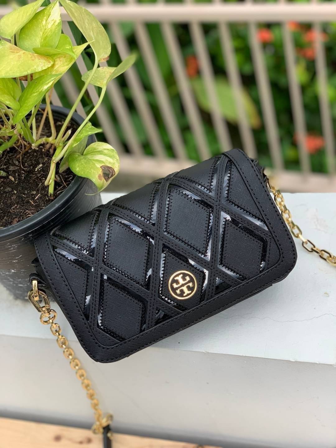 ของแท้ 💯% 】Tory Burch Shoulder Bag Robinson Patchwork Mini Chain กระเป๋าสะพายทรงครอสบอดี้ ที่ดูเรียบง่ายแต่ยังคงเสน่ห์ความเป็นTory ด้วยโลโก้ที่เป็นซิกเนเจอร์