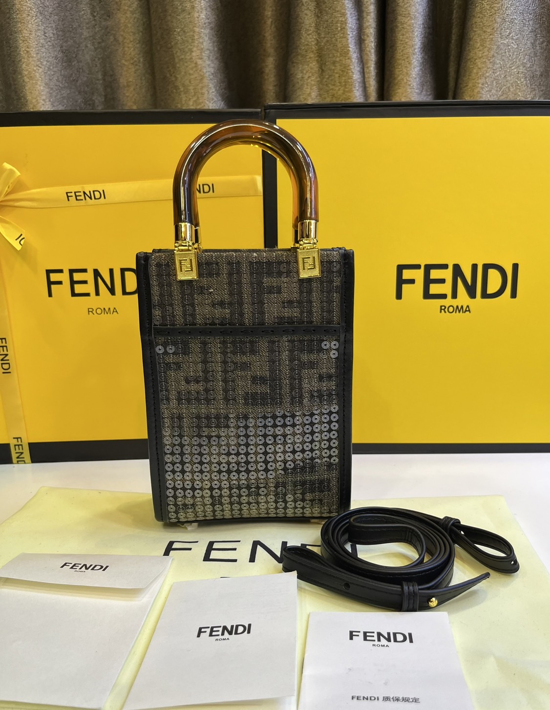 FENDI Mini Sunshine Shopper jacquard FF motif with shiny transparent sequins / Fendi Tote bag พร้อมส่ง กระเป๋าสะพายทรงมินิโท้ท ปักเลื่อมแวววาว รุ่นใหม่ สวยหรู **สินค้าเกรดออริจินอล 1:1 สลับแท้