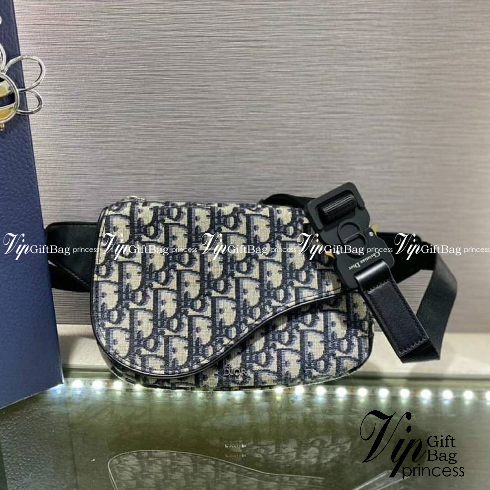 CHRISTIAN DIOR BEIGN AND OBLIQUE JACQUARD SADDLE BELT BAG / Dior Belt Bag เกรดใช้งานสลับของแท้ เกรดออริจินอล ภาพสินค้าถ่ายจากงานขายจริง ใช้งานต่างประเทศได้