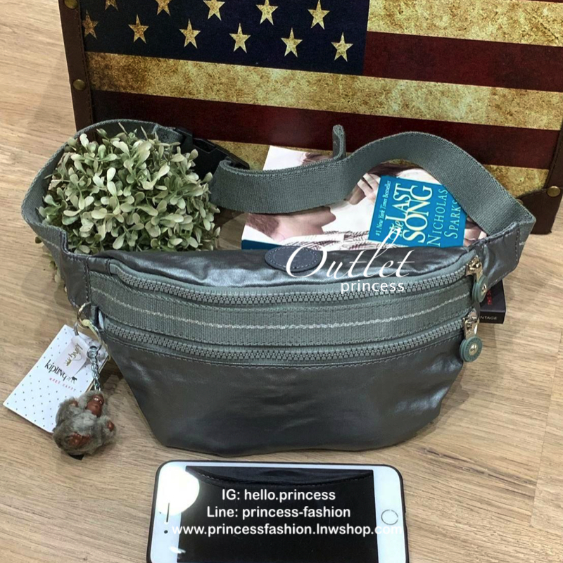 5สี Kipling WHISPER Basic Fanny Pack รุ่นใหม่ล่าสุดกับกระเป๋าทรงคาดอกหรือคาดเอวสุดชิค วัสดุpolyester100% น้ำหนักเบา มีช่องซิปใช้งานหลัก2ช่อง ใส่กระเป๋าสตางค์ทรงยาวได้ ขนาดกำลังดี สายสะพายปรับความยาวได้ฟรีไซส์ ประดับพวงกุญแจลิงน่ารัก สามารถถอดออกได้ มีรูปแ