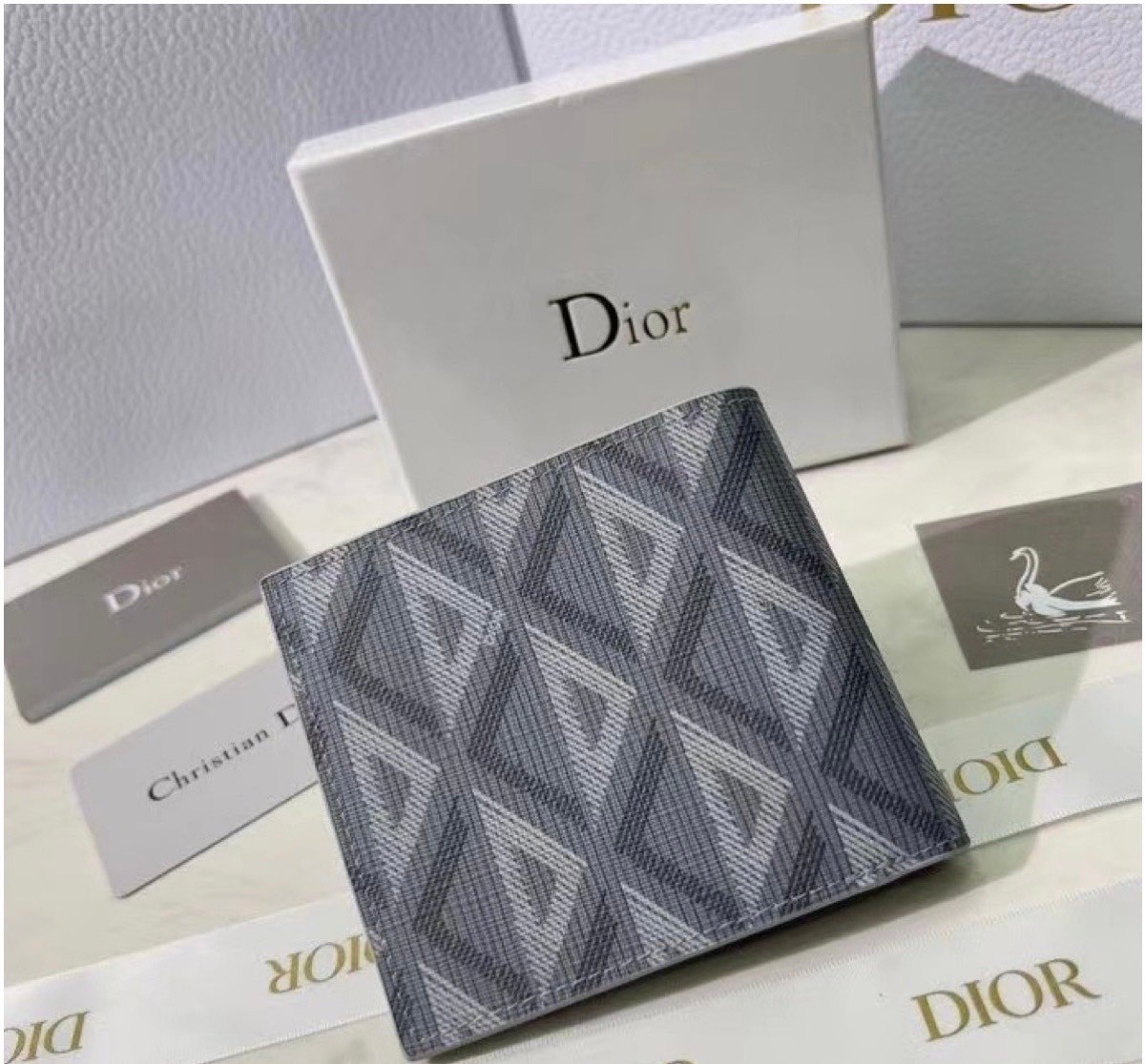 DIOR Wallet CD Diamond Canvas กระเป๋าสตางค์ใบสั้น พร้อมส่งที่ไทย ภาพสินค้าถ่ายจากงานขายจริง ใช้งานต่างประเทศได้