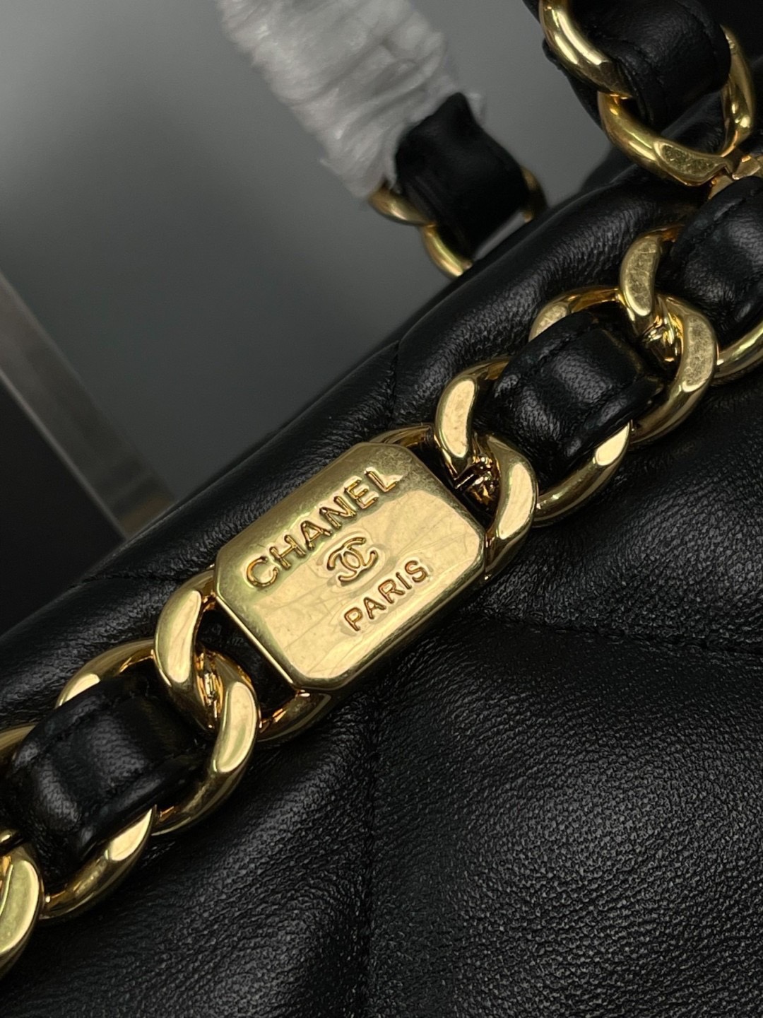 Chanel Black Lambskin Quilted Small Shopping Shoulder Bag / CHANEL SMALL TOTE SHOPPING BAG กระเป๋าสะพายคลาสสิก ดีไซส์เรียบสุดหรู จุของได้เยอะ เกรดวีไอพี 1:1 เกรดดีสุด ผ่านทุก ตม ใช้งานต่างประเทศได้