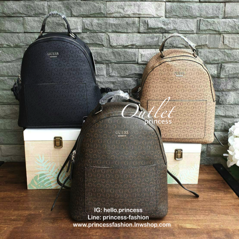 GUESS WOMAN'S BACKPACK กระเป๋าสะพายเป้ขนาดกำลังดี วัสดุหนังแกะสังเคราะห์ โลโก้รอบใบ หนังสวย น้ำหนักเบามากกกๆ!! กันน้ำ ทำความสะอาดง่าย มีหูหิ้วเเละสายสะพายหลังเลื่อนปรับได้ 5 ระดับ ด้านหน้าประดับโลโก้แบรนด์ อะไหล่เงิน และ มีช่องใส่ของ 1 ช่อง เปิดปิดด้