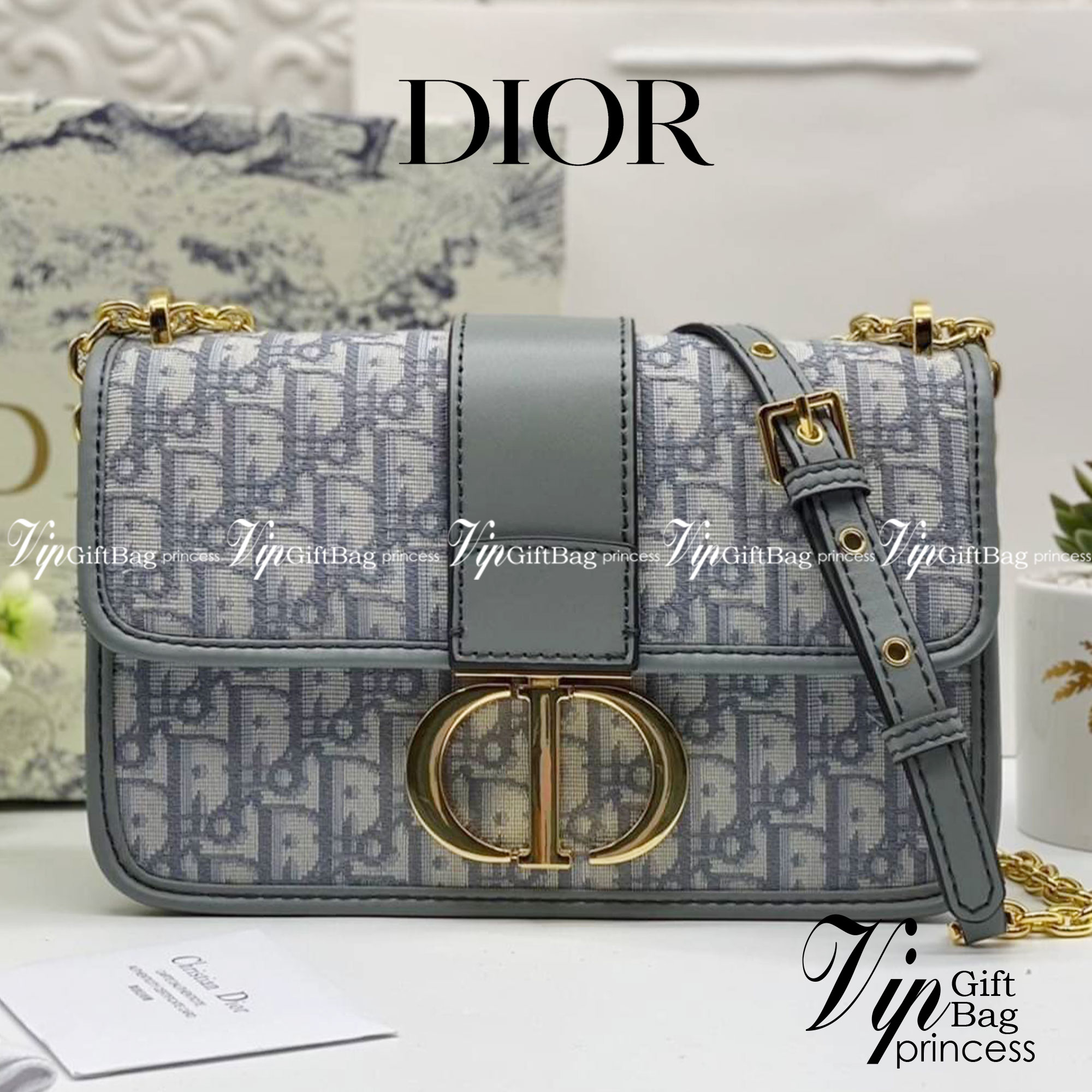 หนังแท้ CHRISTIAN DIOR 30 MONTAIGNE BAG Oblique Jacquard เอกลักษณ์ของความหรู น้ำหนักเบา ไอเท็มหายาก!! Best seller!! ยกให้น้องเลย!! ดีไซน์เรียบหรูในความเป็นเอกลักษณ์ ใช้งานง่าย สะดวก ได้ทุกโอกาส แนะนำเป็น everyday bag ติดตัวไว้เลยจ้าสาวๆ พร้อมส่งที่ไทย ภาพ