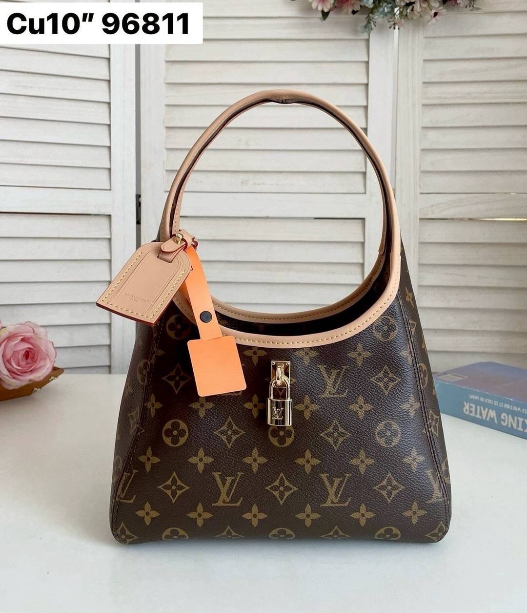 LV The Drop PM กระเป๋าสะพายทรงโฮโบหูจับในตัว ยกให้เป็นเจ้าต้าวน่าร้ากกกก! ที่ใครเห็นต้องเป็นคลั่งรัก คลาสสิค ผู้ดี หรูหราได้ทุกลุค ทุกสไตล์