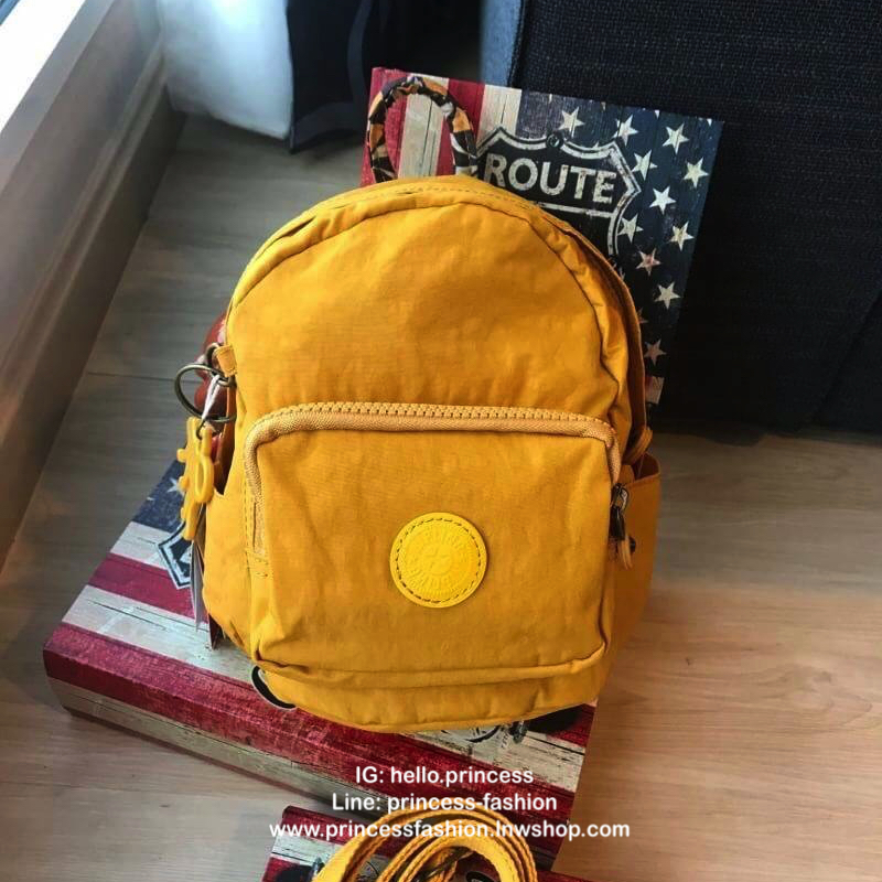 Kipling MINI BACKPACK Small backpack กระเป๋าเป้มินิ ส วัสดุไนล่อน กันน้ำได้ รูปทรงสวย ขนาดกะทัดรัด น้ำหนักเบา สีสันสดใส มาพร้อมสายถอดออกได้ สามารถ เลื่อนปรับสายสะพายได้ 2 แบบสะพายไหล่ , แบบเป้สะพายหลัง ด้านหน้ามีช่องซิป 1 ช่อง ช่องหลักด้านกว้างมีช่องซิป แ