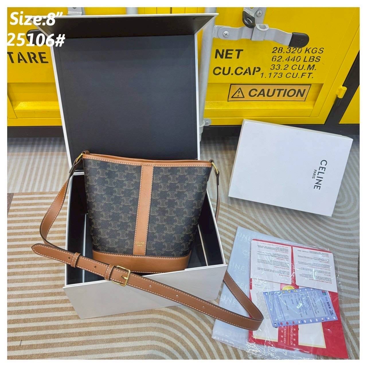 Celine bucket bag in Triomphe canvas and leather / Celine Tote Bag 6" 8" 9.5" กระเป๋าสะพายทรงบัคเก็ต โท้ทรุ่นแรกของแบรนด์ที่ได้รับความนิยมมากที่สุด ควรมีติดตู้ไว้เลย ดีไซน์สวยคลาสสิคไม่มีเอาท์