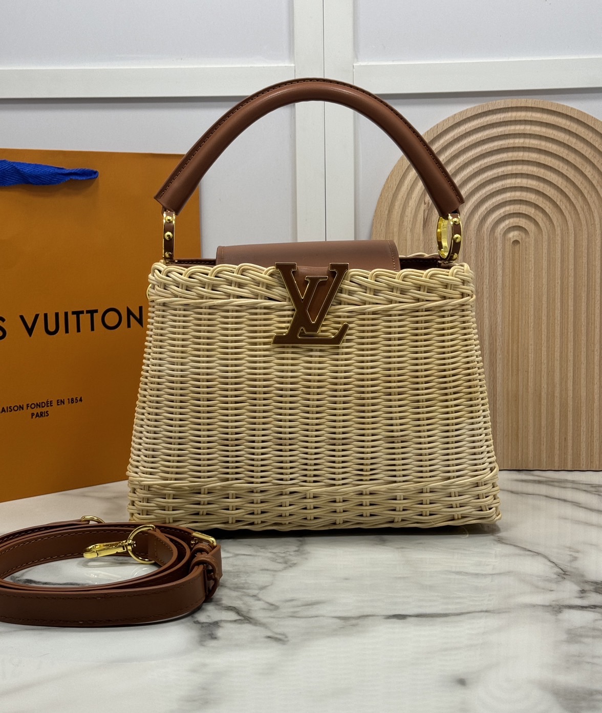 LV Wicker Capucines BB Bag / LV Capucines BB braided rattan Bag กระเป๋าถือพร้อมสายสะพายทรงบัคเก็ตสานขึ้นรูปสวยงามตามรูป เกรดออริ เทียบแท้ 1:1 ใช้งานต่างประเทศได้