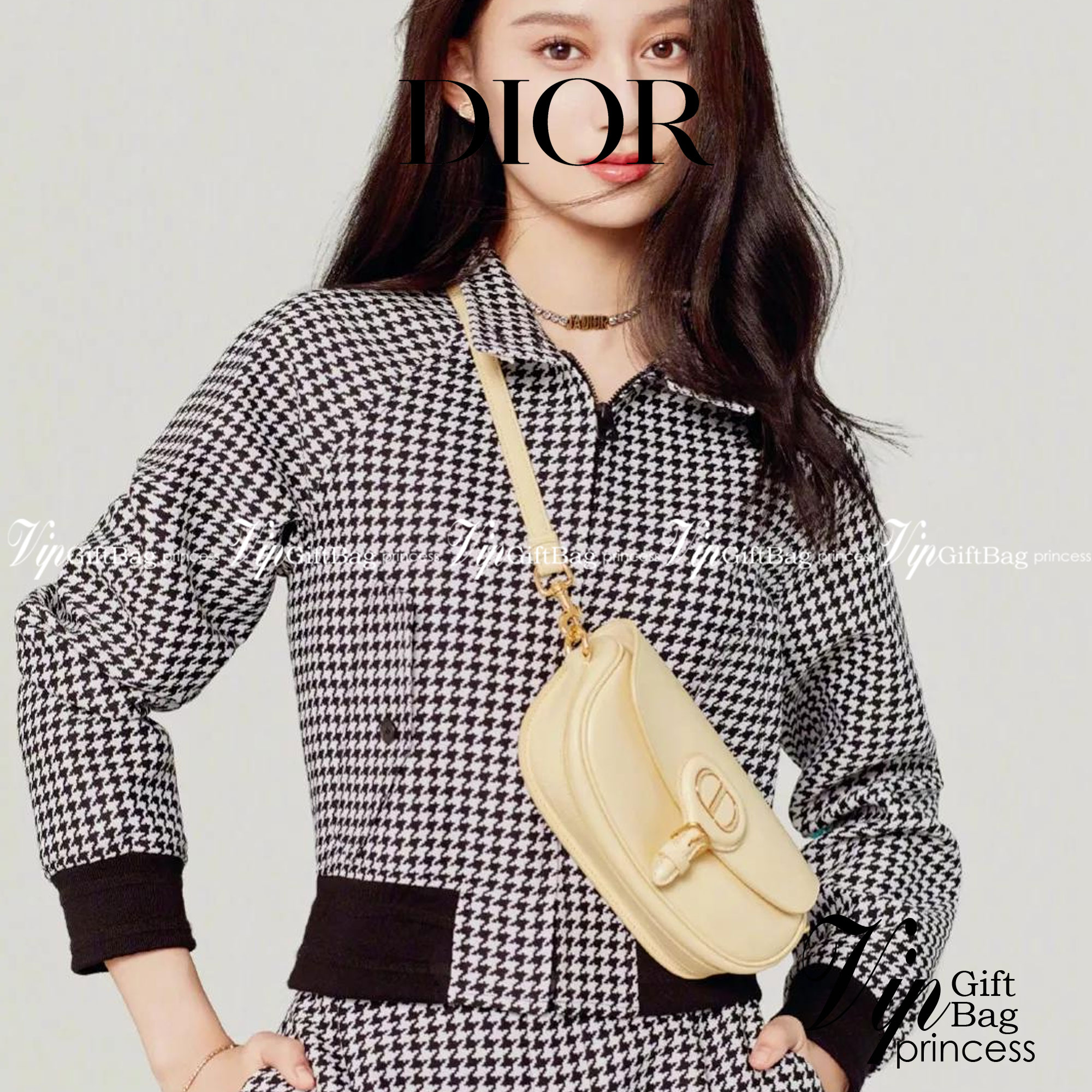 หนังแท้ DIOR BOBBY EAST-WEST BAG พร้อมส่งที่ไทย งานหนังแท้ทั้งใบเกรดออริจินอล ภาพสินค้าถ่ายจากงานขายจริง ใช้งานต่างประเทศได้ รุ่นใหม่ในฤดูกาลนี้ เพิ่มความทันสมัยให้กับซิลลูเอทของ Hobo ผ่านเส้นสายที่สง่างามและสัดส่วนที่กลมกลืนกัน สไตล์หนังลูกวัว โดดเด่นด้ว