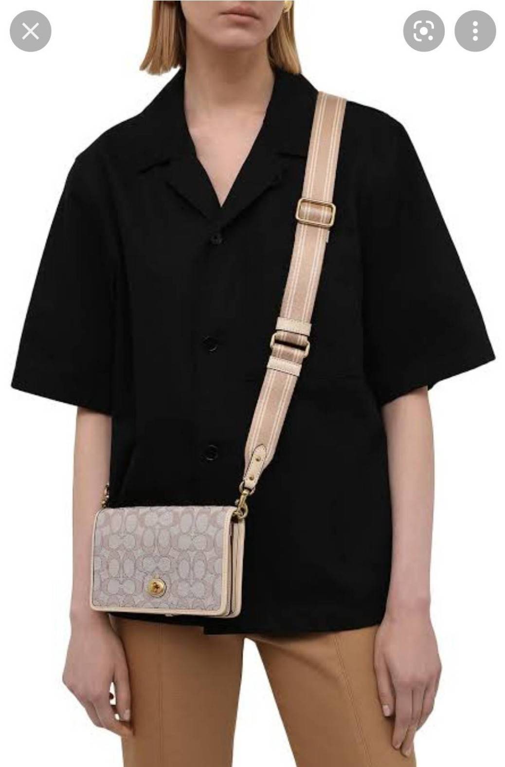 COACH C3824 FOLDOVER CROSSBODY CLUTCH IN SIGNATURE JACQUARD คลัทช์เก๋ๆที่สาวๆตามหา 2IN1 ไปอีกหนึ่ง!! กระเป๋าสะพายทรงคลัชท์ ใช้งานได้ถึง 2 แบบ จะพกเดี่ยวๆแทนกระเป๋าสตางค์ หรือคล้องสายสะพายข้าง สะพายชิคๆคูลๆ ก็ได้อีก มันดีงามมากทุกสี เพราะความละมุนของผ้า ja