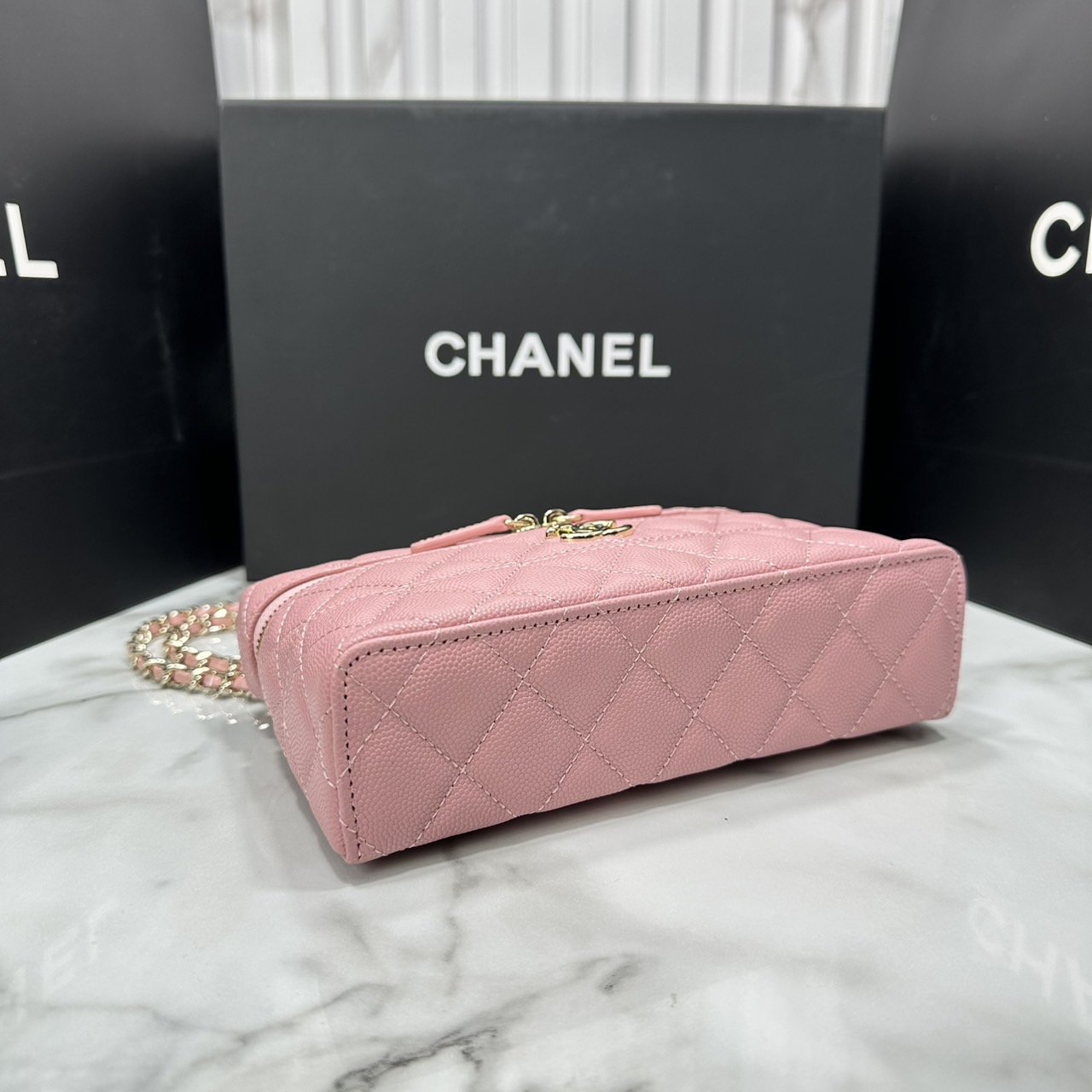 ORI หนังแท้ | CHANEL Long vanity with chain กระเป๋าสะพายรุ่นวานิตี้รุ่นใหม่ล่าสุด ดีไซน์ใหม่รูปทรงคลาสสิค หูจับแต่งโลโก้สวยหรู สายสะพายข้างเป็นโซ่ถอดได้