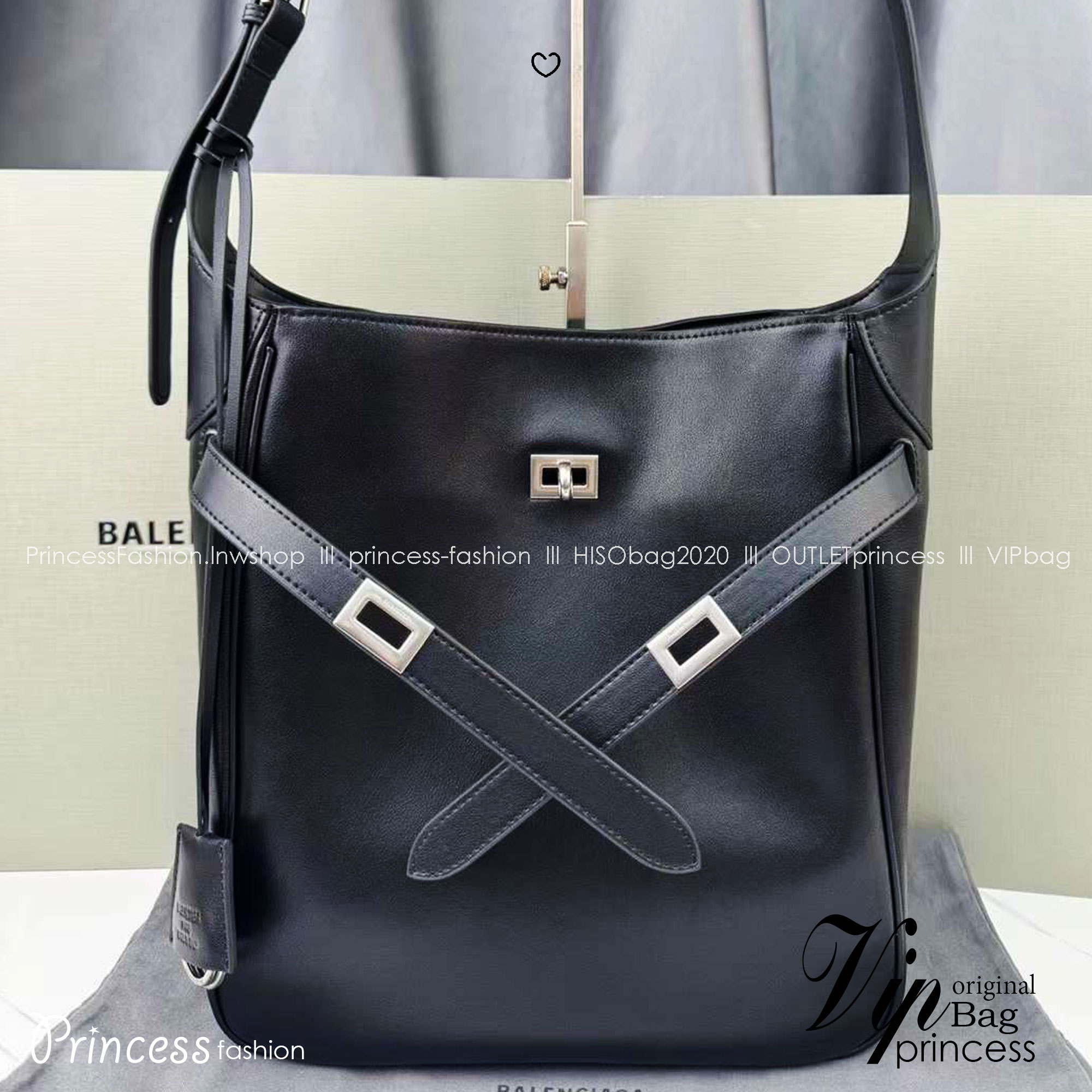 Balenciaga Tote Leather Shoulder Bag กระเป๋าสะพายไหล่ทรงโท้ทดีไซน์สวยเลิศ!! ไม่ซ้ำ เอกลักษณ์ที่โดดเด่นด้วยรูปทรงใช้งานง่าย