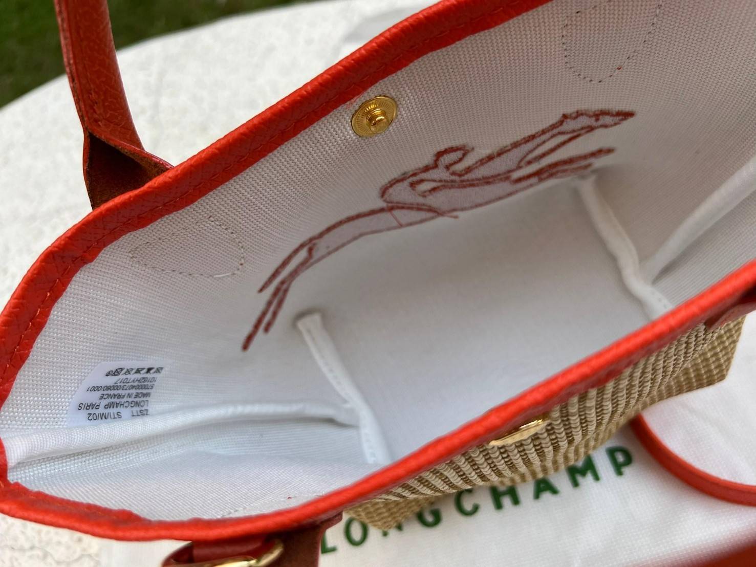 Longchamp Le Pliage Paris-St Tropez Handtasche มาแร้ววววใหม่ล่าสุดนุ้งมินิ ตัลร๊ากกก วัสดุสาน ด้านหน้าปักโลโก้ม้าอันเป็นสัญลักษณ์ของแบรนด์ ทนทานแข็งแรง ใบมินิ น้ำหนักเบา จุของได้เยอะ ใส่กระเป๋าตังค์ โทรศัพท์ iphone+ ได้ ภายในโล่ง มีสายสะพายไหล่ Crossbody 