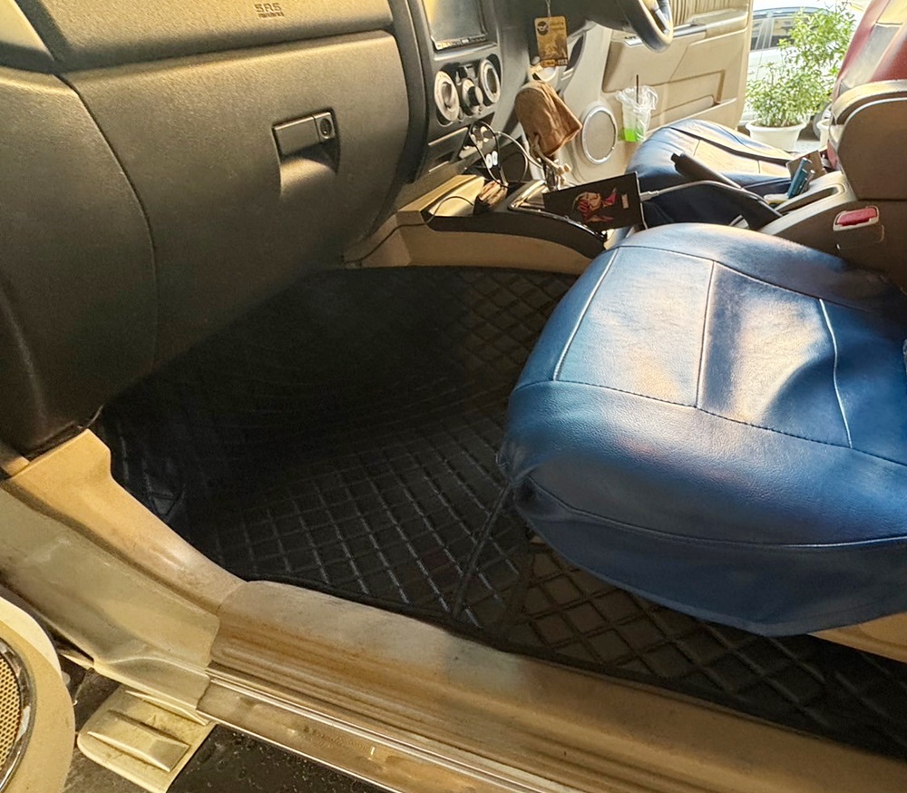 ยางปูพื้นรถยนต์ ISUZU D-MAX 4D 2005-2011 ลายไดมอนด์ สีดำ เต็มคัน