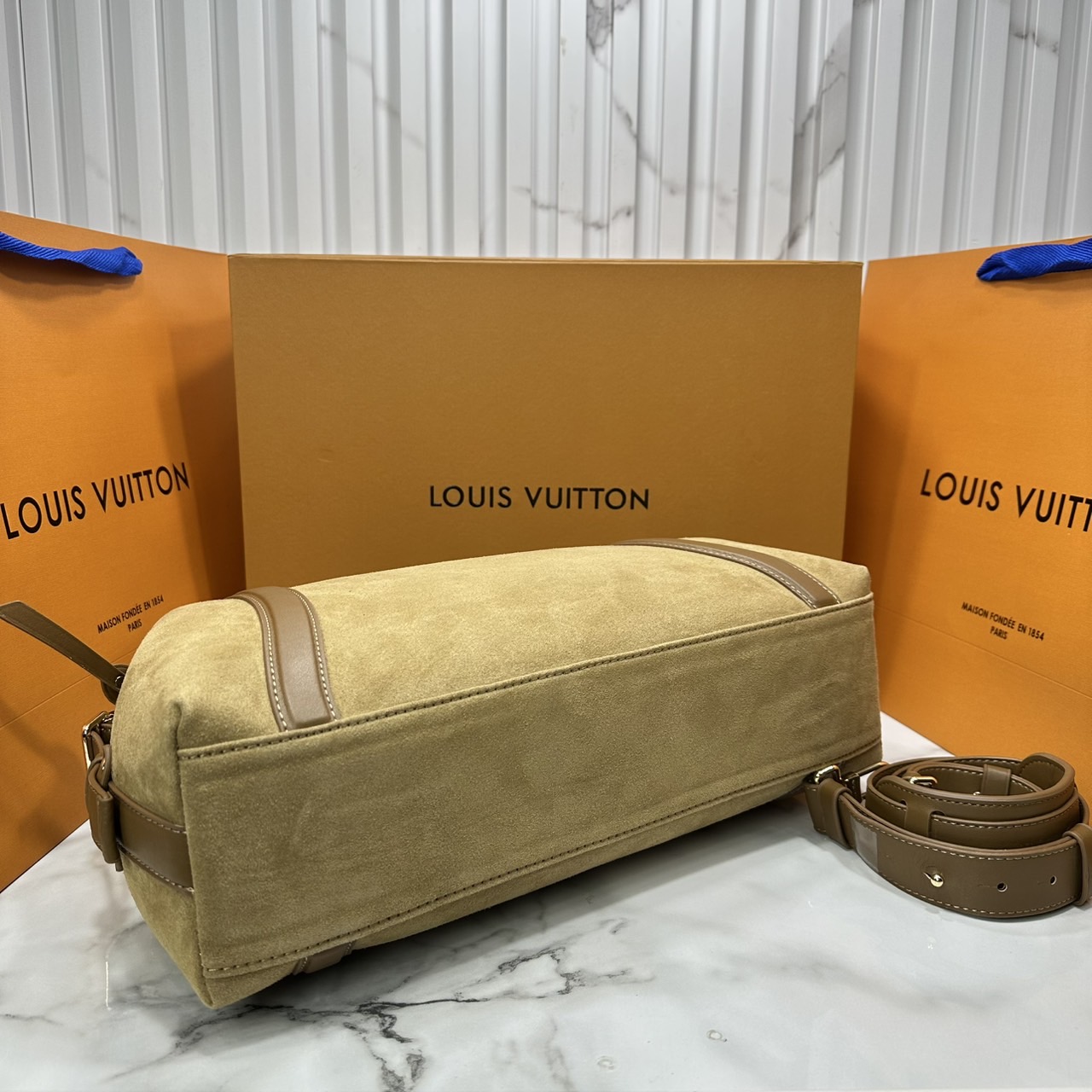 ORI หนังแท้ | LV Biker PM bag กระเป๋าสะพาย ใหม่ล่าสุดเปิดตัวโดดเด่นใน Spring -Summer 2025 ได้แรงบันดาลใจมาจากเสื้อแจ็คเก็ตไบเกอร์สุดไอคอนิก โทนสีคลาสสิกเหนือกาลเวลาไอเท็มหลักเปี่ยมสไตล์ประจำฤดูกาลนี้และในอนาคต