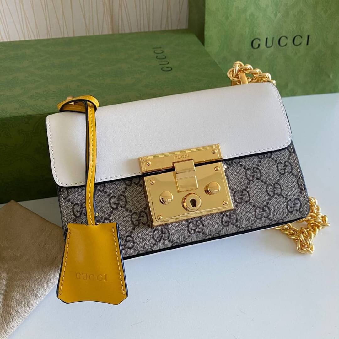 VIP GIFT 】หนังแท้ GUCCI Padlock small shoulder bag GG Supreme canvas กระเป๋าสะพายไหล่ขนาดกะทัดรัด เหมาะกับวันสบายๆ แต่ยังคงความหรูหราตามแบบฉบับแบรนด์ คุ้มค่าน่าใช้ งานจริงสวยมากๆ ค่ะ