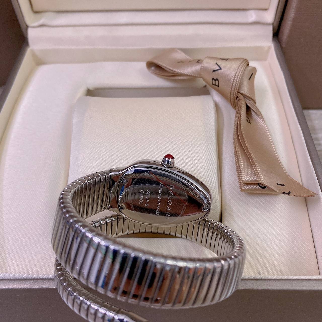 BVLGARI SERPENTI WATCH 24mm 26mm นาฬิกาบุลการี รุ่นหน้าปัดล้อมเพชร นาฬิกาผู้หญิง ภาพสินค้าถ่ายจากงานขายจริง