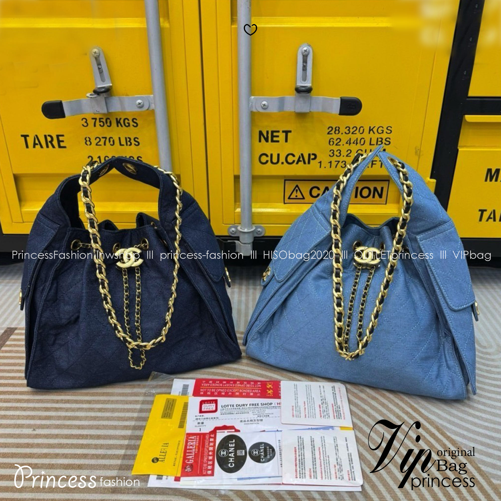 CHANEL 25 Small Handbag กระเป๋าสะพายทรงโฮโบเดนิม คอลใหม่ล่าสุด ต้อนรับฤดูกาล SPRING-SUMMER 2025 รูปทรงใช้งานได้จริง จุของได้ ถือเก๋ๆ เอวี่เดย์ลุค บอกเลยว่าดีไซน์เก๋มาก