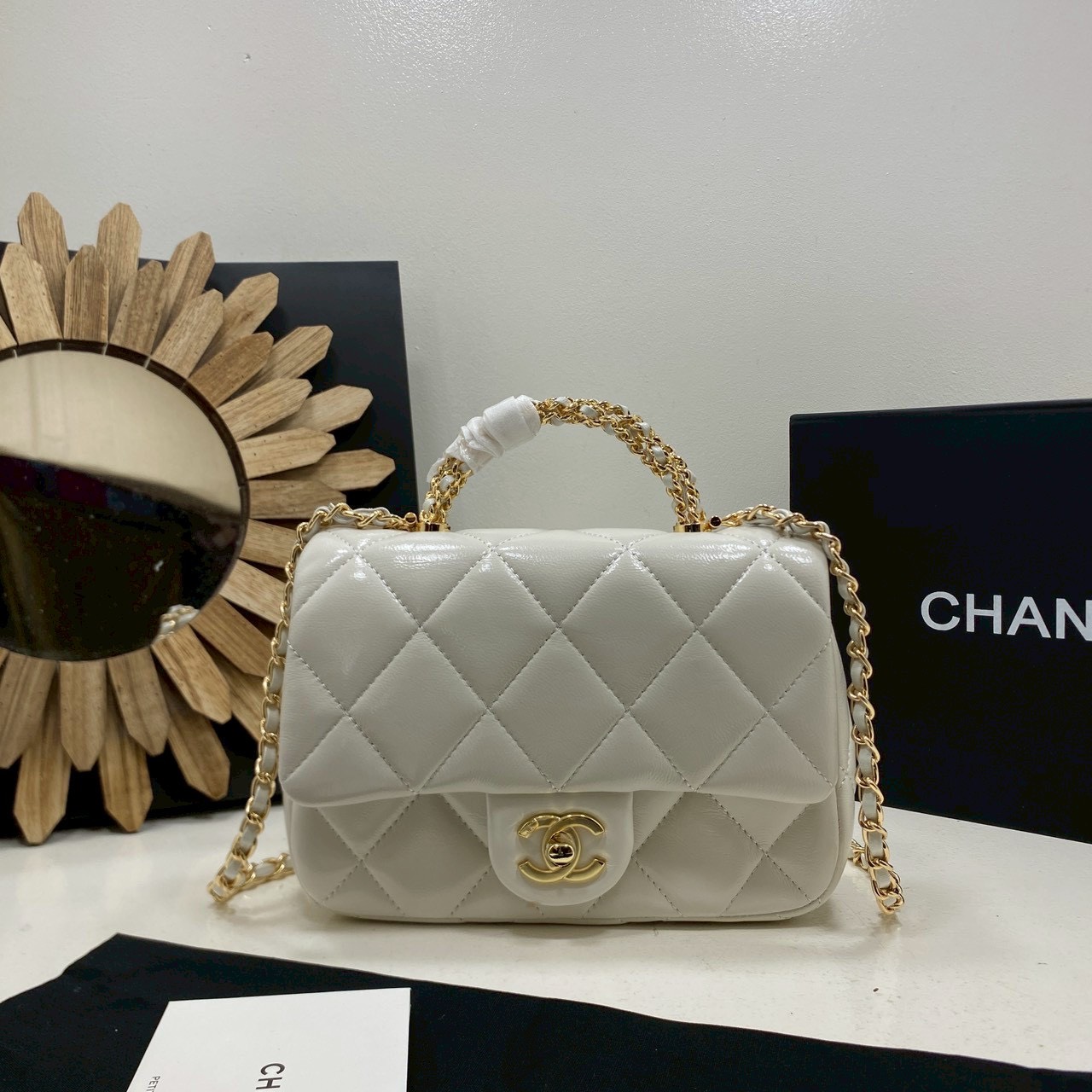ORI หนังแท้ | Chanel Small Flap Bag with Top Handle 20cm กระเป๋าสะพายดีไซน์คลาสสิก หูจับแต่งโซ่สีทองหรูหรา เรียบหรูดูแพง
