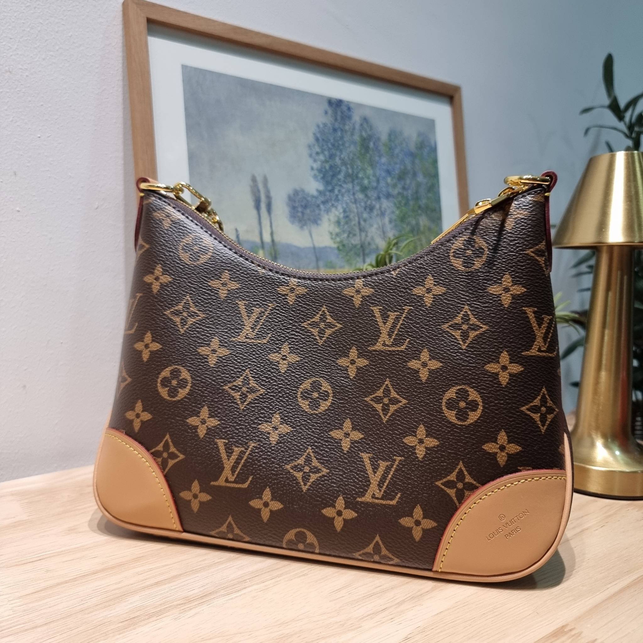 LV boulogne monogram bag กระเป๋าสะพาย ดีไซน์คลาสสิครุ่นสุดปัง ขนาดกำลังดี ใช้งานได้สะดวกคล่องตัว วัสดุหนังแคนวาสทนทาน