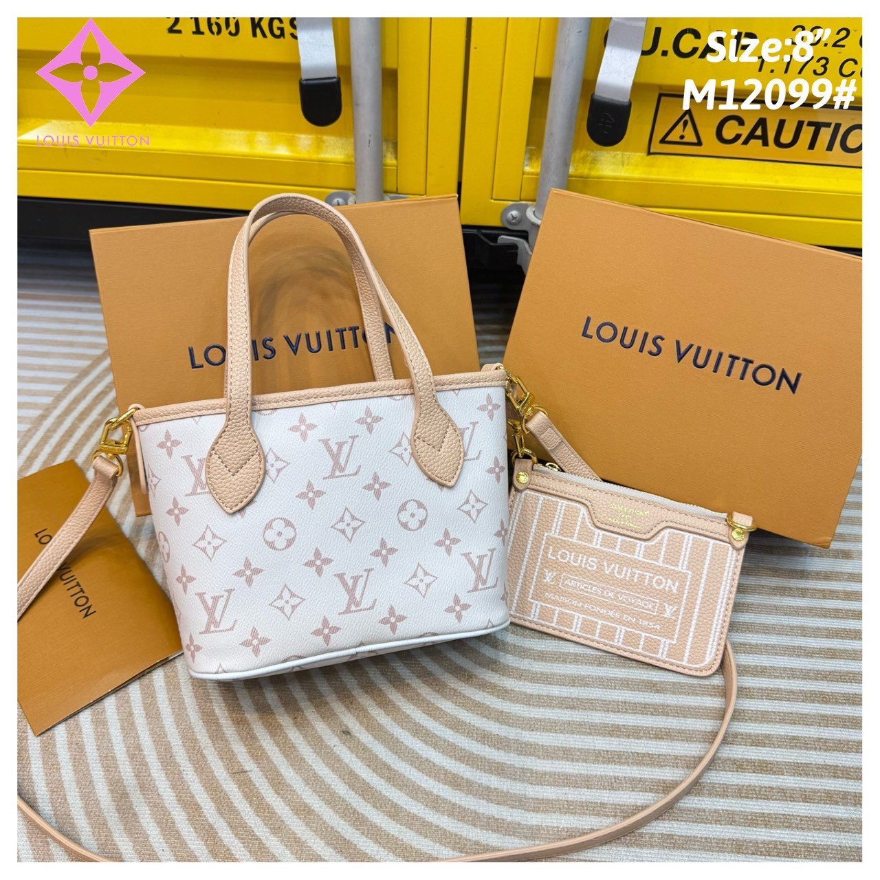 LV Neverfull Bandouliere Inside Out BB Bag Monogram Canvas กระเป๋าทรงโท้ทไซส์เล็ก พร้อมใบลูกพิมพ์ลายแบรนด์สุดไอคอนิก กลับใช้งานได้ 2 ด้านสุดคุ้ม