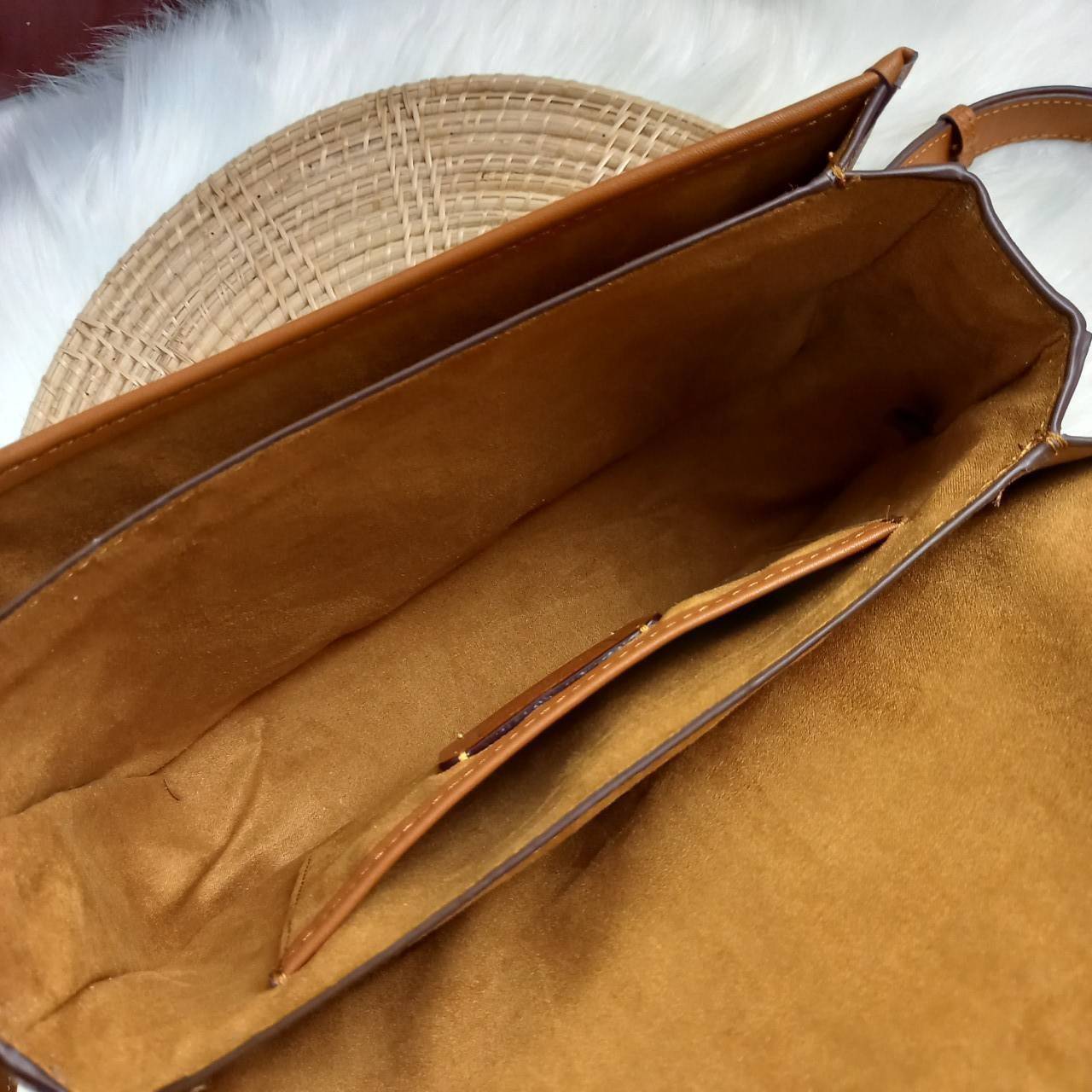 COACH STUDIO SHOULDER BAG IN SIGNATURE JACQUARD WITH PENGUIN MOTIF (C7935) กระเป๋าสะพาย ดีไซน์เฉียบ! สุดคลาสสิค ที่เป็นเอกลักษณ์เฉพาะตัว//วัสดุ JACQUARD พิมพ์ลาย SIGNATURE ผสมหนังแท้ รูปทรงสวย ดีเทลเรียบหรู เพิ่มดีไซน์โดดเด่น ด้วยการปักเย็บ รูปเพนกวินสุดน