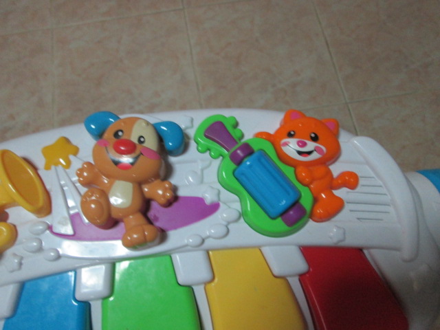 Fisher-Price Laugh & Learn Learn & Move Music Station ของเล่นมือสองสภาพดีมาก