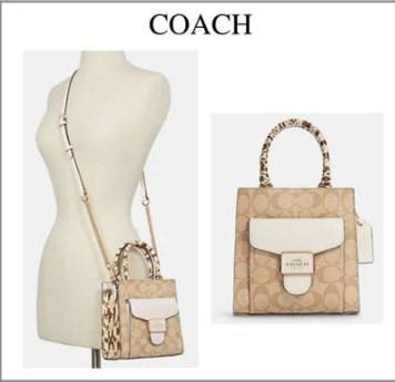 น้องเข้าใหม่ ไม่มีไม่ได้แล้ว ต้องรับไปดูแลเลยค่าา❤️ COACH MINI PEPPER CROSSBODY IN SIGNATURE ((C7227)) 📣พร้อมส่งที่ น้องใหม่ล่าสุดค่าา! กระเป๋าสะพายครอสบอดี้ร์ หรือหิ้วออกงานก็สวยไม่น้อยทีเดียวค่ะ หนังแท้นิ่มสวย หูหิ้วและด้านข้างกระเป๋าทำลา
