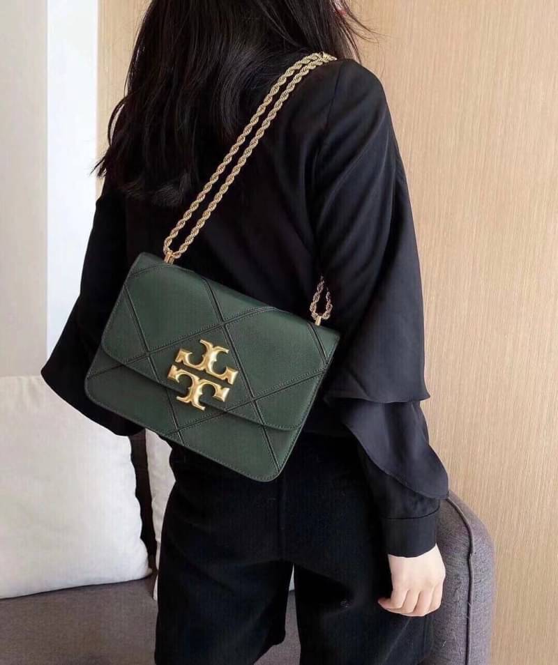 สวยจริงคุณภาพสูง ไม่จกตาค่ะ!! TORY BURCH ELEANOR QUILTED CONVERTIBLE SHOULDER BAG ((73590)) พร้อมส่งที่ไทย ใครรออยู่ห้ามพลาด จำนวนจำกัดค่ะ!! อีกรุ่นที่น่าครอบครองมากๆค่ะ😘 กระเป๋าสะพายข้างและทบสายเป็นคล้องไหล่ได้ หนังแท้ชั้นดีที่สุด ทำลายเหลี่ยมตัด