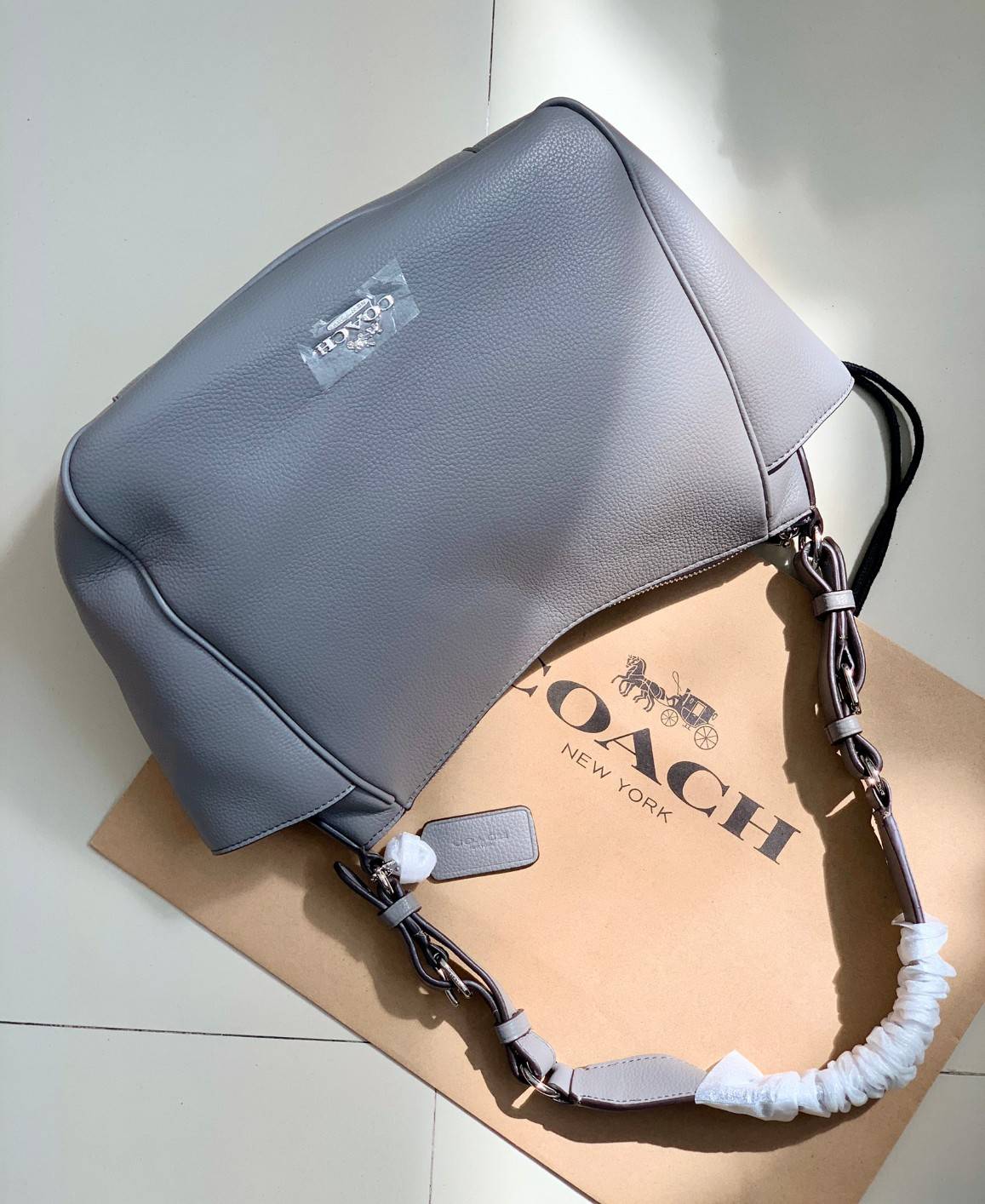 สินค้าออกใหม่ พร้อมคอลเลคชั่นสีใหม่ล่าสุดค่ะ! COACH RORI SHOULDER BAG ((C2855)) พร้อมส่งที่ไทย สวยก่อนใครแน่นอนค่ะ! กระเป๋าสะพายไหล่ หนังแท้ชั้นดีที่สุด หนังนิ่ม ทรงสวย หลงรักแน่นอนค่ะ