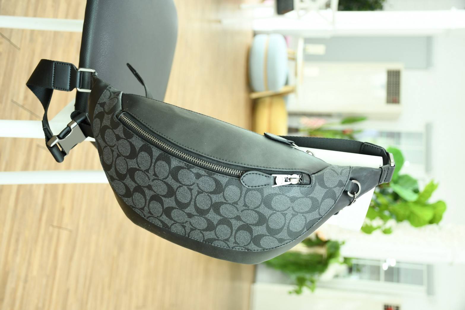 Coach F84711 Warren Mini Belt Bag In Signature Canvas กระเป๋าคาดอก คาดเอว ขนาดกำลังดี ใช้งานง่าย ใช้ได้ทั้งหญิงและชาย