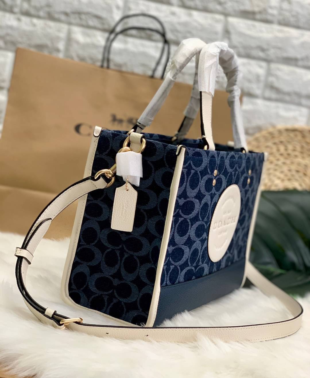ของแท้ 💯% COACH DEMPSEY CARRYALL IN SIGNATURE JACQUARD WITH PATCH (COACH C2826) 🌈สินค้าขายดี รอบทีาแล้วใครไม่ทัน รอบนี้ห้ามพลาดจร้าา