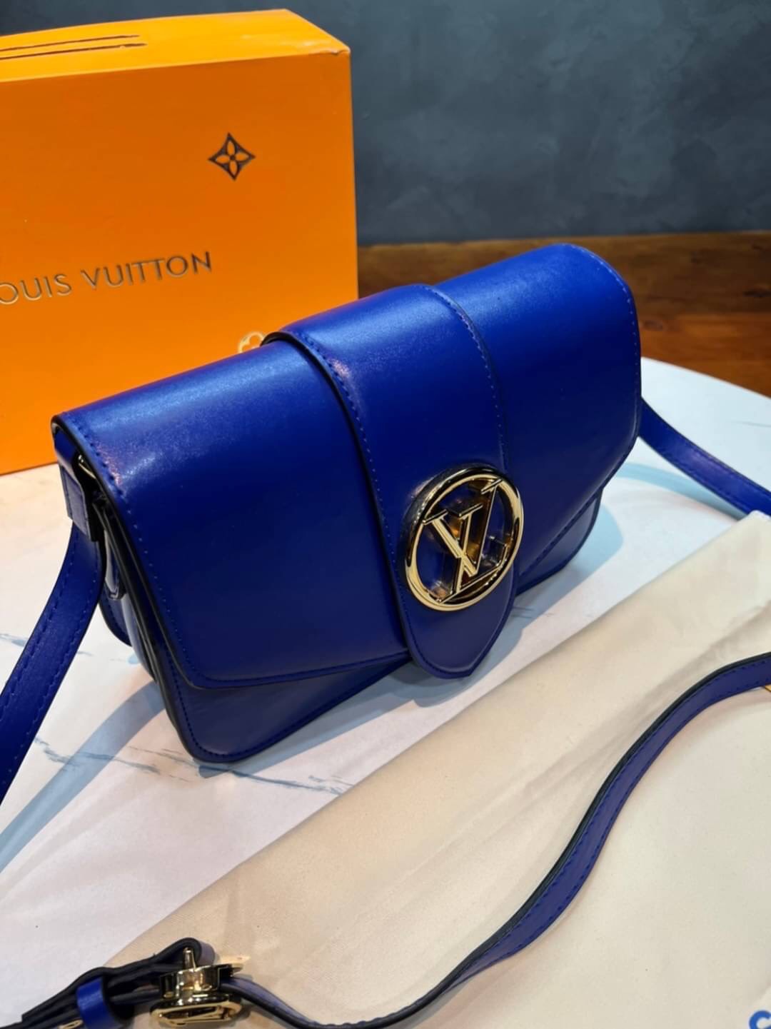 VIP 】หนังแท้ Louis Vuitton Crossbody & Shoulder Bag พร้อมส่งที่ไทย 3 สี Size 23cm