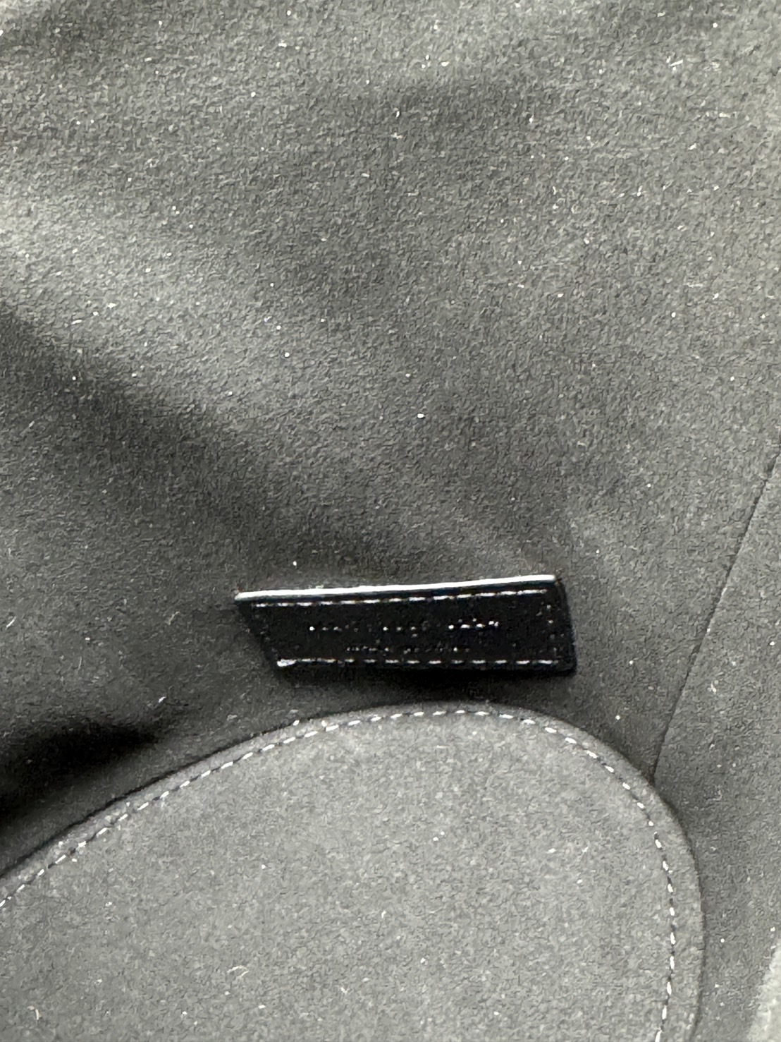 YSL CELIA MINI TOTE IN SMOOTH LEATHER / YSL Bucket Bag กระเป๋าสะพายทรงโท้ทมือจับในตัว รุ่นใหม่ทันสมัย งานหนังเต็มใบ เกรดออริ 1:1 ใช้งานต่างประเทศได้