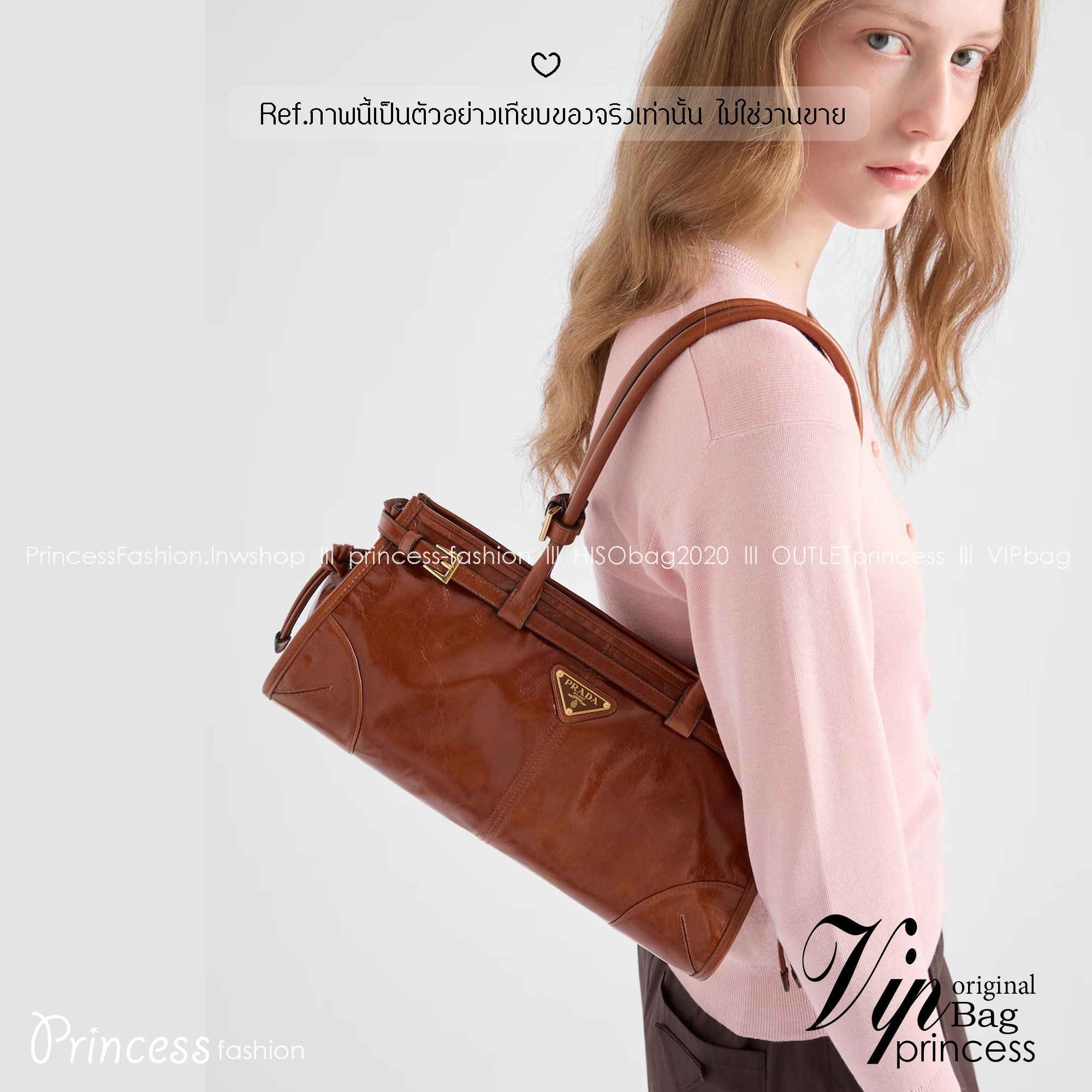 ORI หนังแท้ | Prada Bonnie medium leather handbag 32cm กระเป๋าสะพายทรงโท้ท โดดเด่นด้วยดีไซน์ที่เน้นความประณีตแต่ใช้งานได้จริง หนังเนื้อนุ่มเคลือบเงา เน้นย้ำเสน่ห์อันทันสมัยและใช้งานได้หลากหลาย
