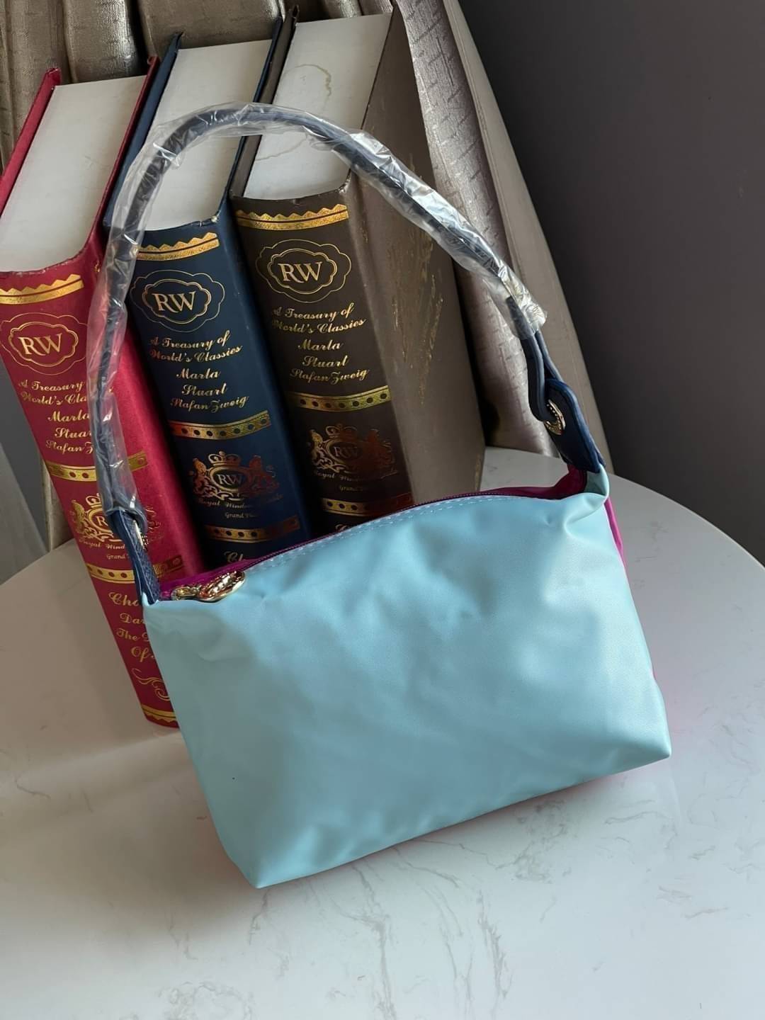 LONGCHAMP LE PLIAGE RE-PLAY Shoulder bag แฟน ๆ ของกระเป๋าไนลอนพกพาอันเป็นเอกลักษณ์ของแบรนด์ ตอนนี้มีคอลเลกชั่นใหม่ล่าสุดให้เลือกสรร