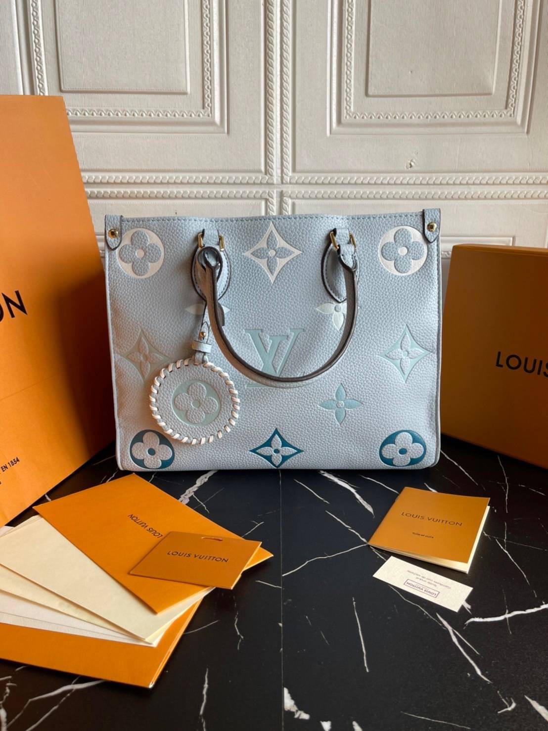 หนังแท้ LOUIS VUITTON Empreinte Monogram Giant By The Pool Onthego พร้อมส่งที่ไทย เกรดใช้งานต่างประเทศได้