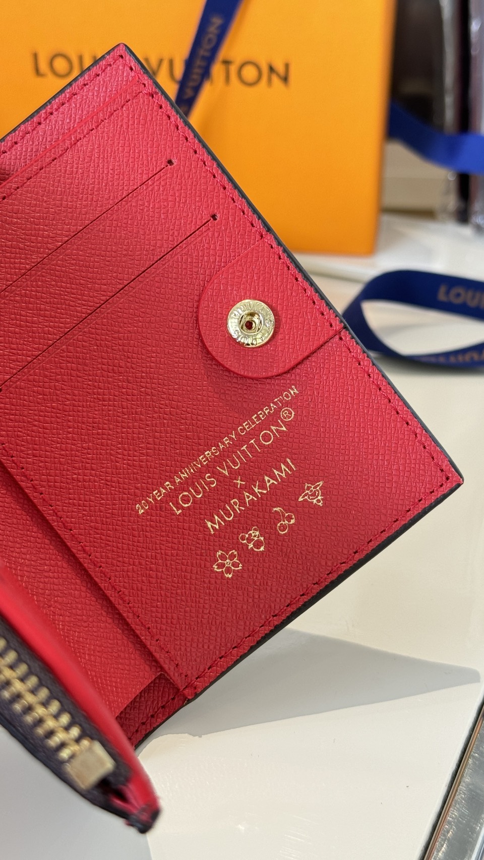 ORI หนังแท้ | LV x TM - Lisa Wallet Cherry Monogram กระเป๋าสตางค์ลิซ่า กระเป๋าสตางค์ใบเล็กรุ่น Lisa ดีไซน์ใหม่จาก Murakami กระเป๋าสตางค์เปี่ยมชีวิตชีวาและใช้งานได้หลากหลาย