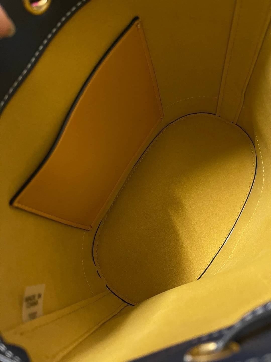 ของแท้ 💯% Tory Burch T Monogram jacquard bucket bag เปิดตัวกระเป๋า T MONOGRAM รุ่นใหม่ล่าสุดจาก TORY BURCH ครั้งแรกกับโมโนแกรม ที่ได้รับแรงบันดาลใจมาจากโลโก้สุดคลาสสิก