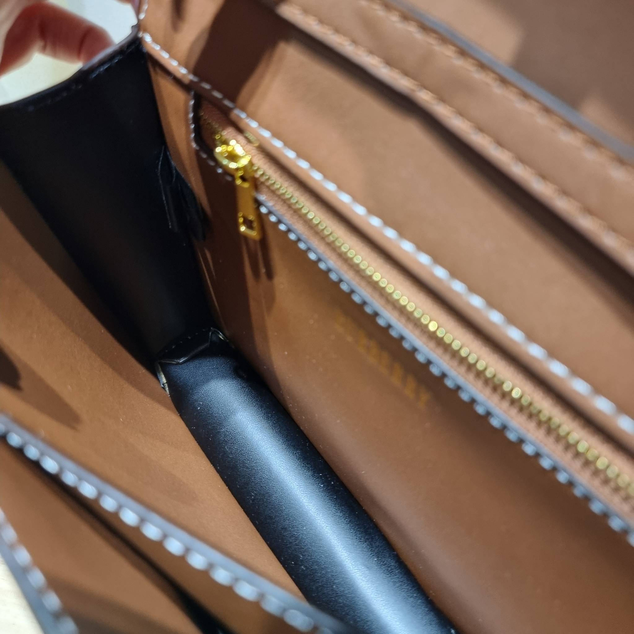 BURBERRY FRAGRANCES CROSSBODY BAG / BURBERRY SMALL CHECK CANVAS AND LEATHER TB BAG เบสท์ไอเท็ม!! คอลเลคชั่นที่ปังตลอดปี