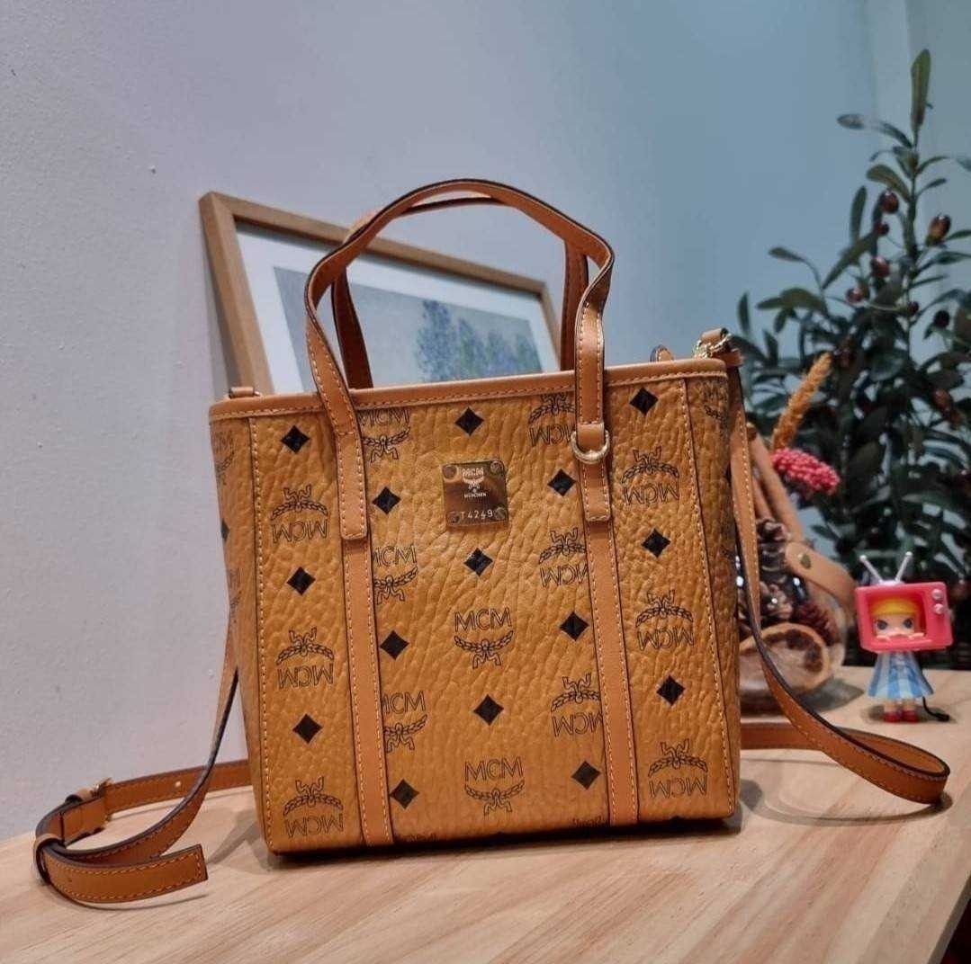 M.C.M MINI TONI SHOPPER IN VISETOS กระเป๋าถือ/สะพายข้าง ทรงโท้ทไซส์มินิ สวยคลาสสิค เกรดท็อปออริ 1:1 สลับแท้ ใช้งานต่างประเทศได้