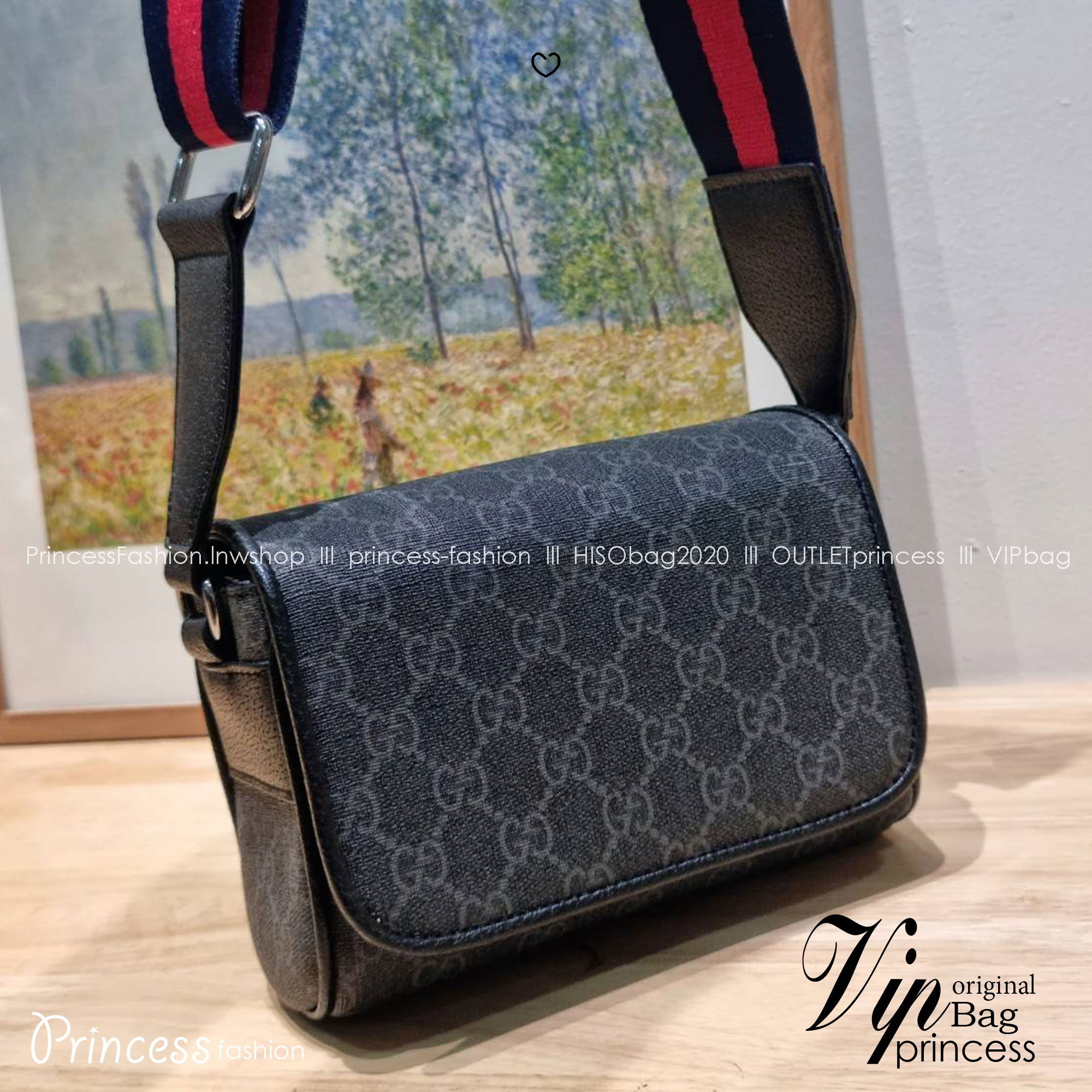 GUCCI GG Black mini bag กระเป๋าครอสบอดี้ที่สะพายได้ทุกโอกาส สีดำคลาสสิก กว่าสีนี้จะมาคือรอนานมาก เป็นหนึ่งสีสุดฮอตที่หายากสุดๆ มาในรุ่นสปอร์ต ทรงกะทัดรัด ขนาดกำลังดีพกพาสะดวก