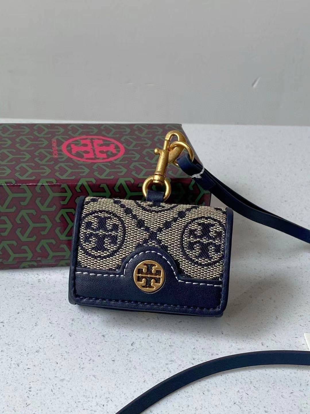 TORY BURCH T Monogram Jacquard AirPods Case พร้อมส่ง