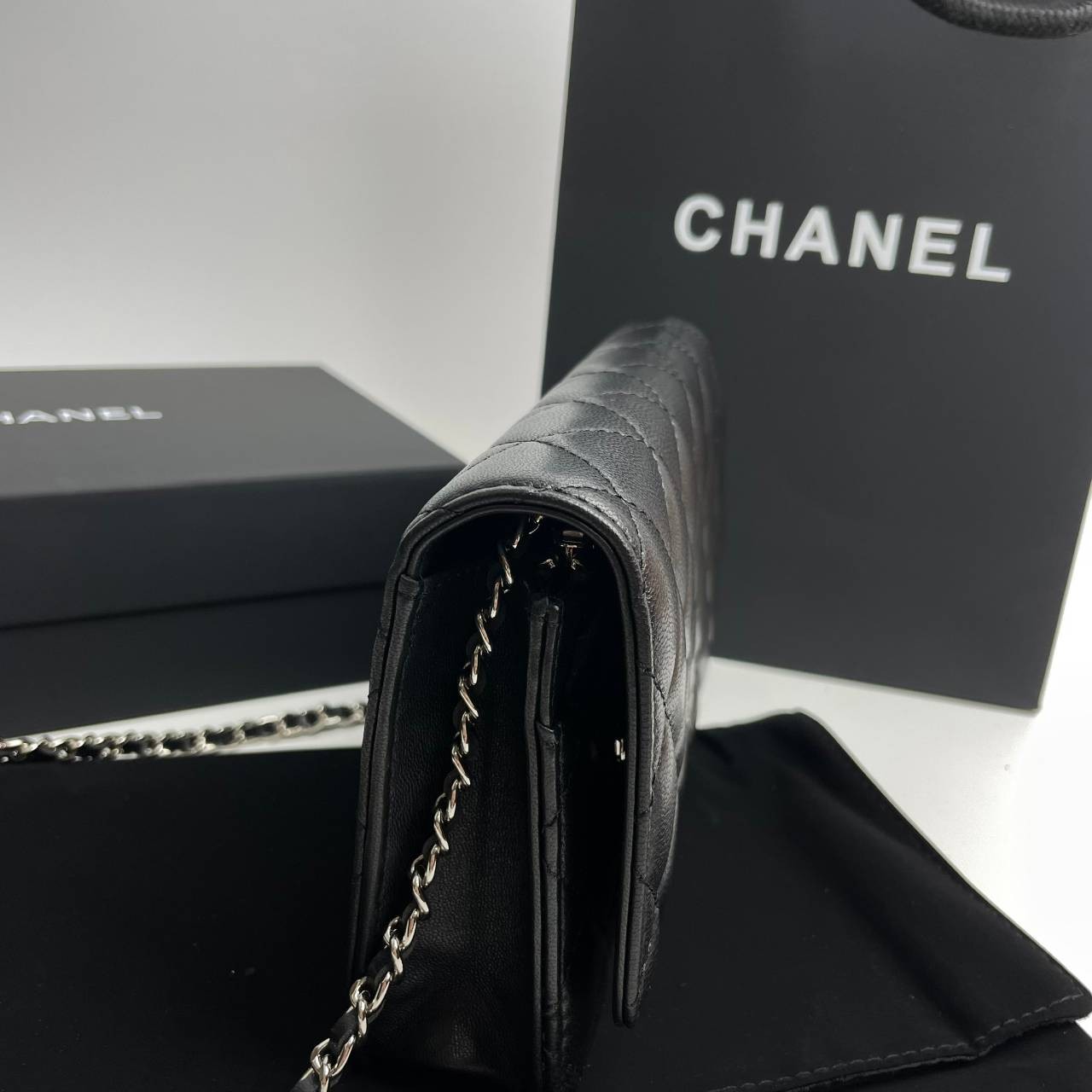 Chanel Wallet On Chain รุ่น Micro chip เกรดท็อปออริจินอล 1:1 สลับแท้ เกรดขายดีสุด งานสวยเป๊ะปัง ทรงสวยตรงปก ไม่ผิดหวัง ใช้งานต่างประเทศได้ ภาพถ่ายจากงานขายจริง