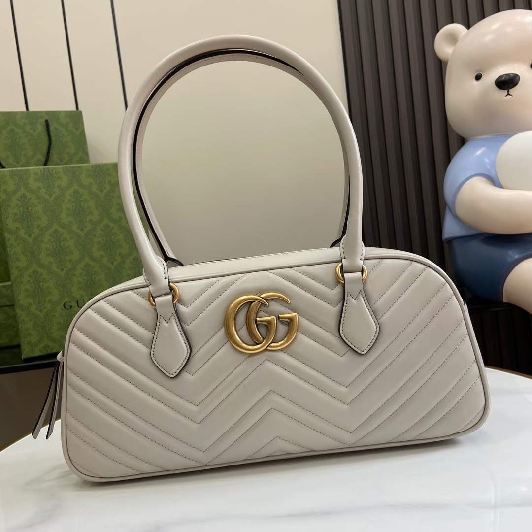 14" GUCCI GG MARMONT MEDIUM TOP HANDLE BAG กระเป๋าสะพายไหล่ใบใหญ่ หนังลายเชฟร่อนรุ่นใหม่ต้อนรับซัมเมอร์ สวยหรูตามตามแบบฉบับแบรนด์