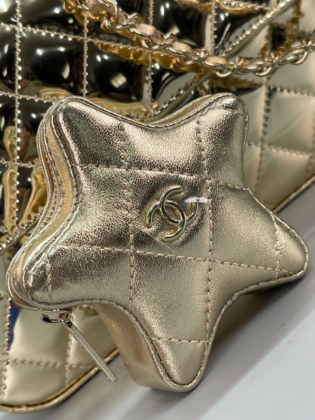 Chanel FLAP BAG & STAR COIN PURSE / CHANEL 24C Gold Metallic Mini Flap Bag กระเป๋าสะพายสีทองเงางามสุดหรู ผู้ดีสุด รวยสุดไปเลยค่า เกรดวีไอพี 1:1 เกรดดีสุด ผ่านทุก ตม ใช้งานต่างประเทศได้