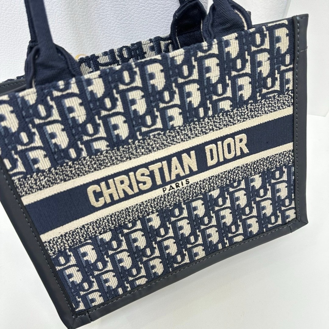 พร้อมส่ง 3 ไซส์ DIOR Small Dior Book Tote Blue Dior Oblique Embroidery กระเป๋าทรงโท้ท เกรดออริ สลับแท้ 1:1 ใช้ต่างประเทศได้