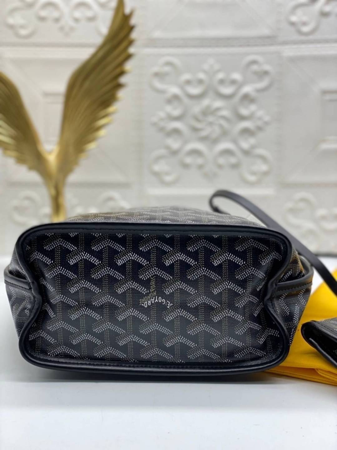 9 สี GOYARD ANJOU TOTE MINI / Goyard Mini Tote เกรดออริจินอลสลับแท้ ใช้งานต่างประเทศได้ ฮอตไอเท็ม กับกระเป๋าสะพายทรงโท้ท ไซส์มินิ กะทัดรัด มาครบสีขายดี เลิศทุกสี รูปทรงคลาสสิค ดีไซน์เป็นเอกลักษณ์ ใช้งานได้หลากหลาย