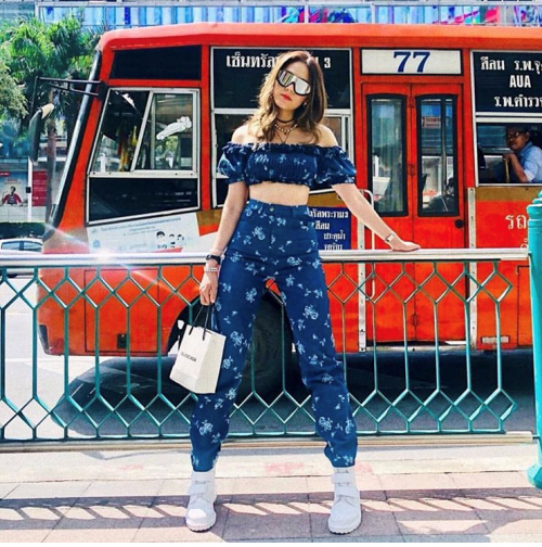 หนังแท้ BALENCIAGA XXS TOTE / Balenciaga shopping tote xxs พกกระเป๋าช้อปปิ้ง ไปทุกที่ในฤดูกาลนี้ ดีไซน์ที่ใช้ได้ทุกวันตั้งแต่หนังแบบมีเท็กซ์เจอร์ ภาพสินค้าถ่ายจากงานขายจริง ใช้งานต่างประเทศได้